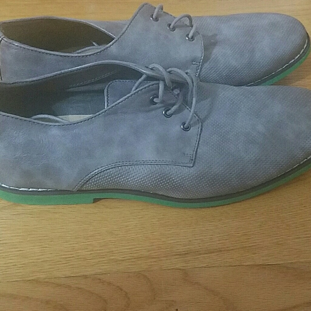 SIZE 9 GRAY OXFORD SHOES FROM CALL IT SPRING
